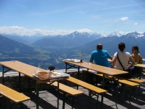 Bierzeltgarnituren sind robust und überall einsetzbar